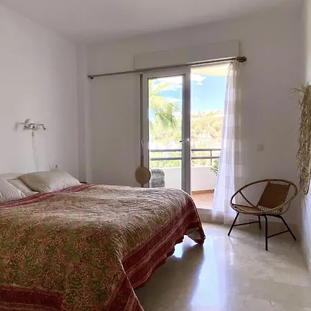 Tuhome Iris Apartment